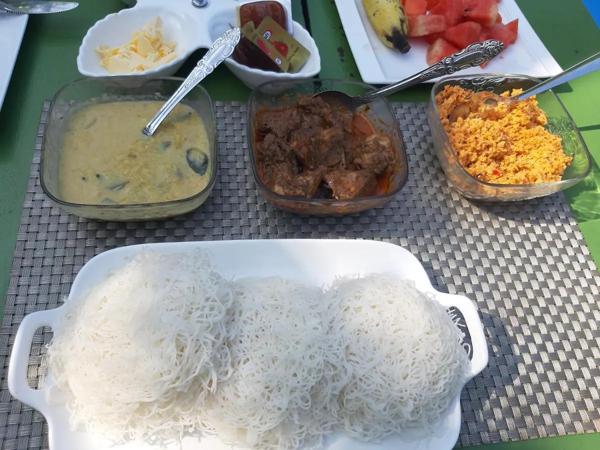 Laana Villa Negombo 2*,